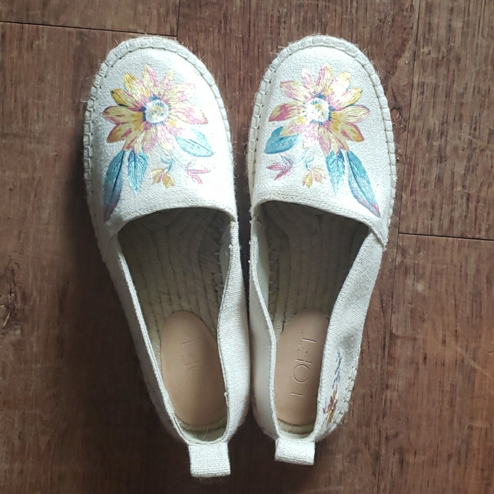 LOFT Sunflower Walking Shoes